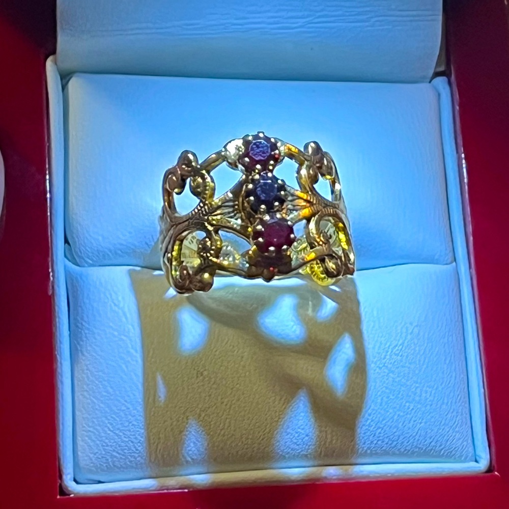 Lot of 4 gold rings